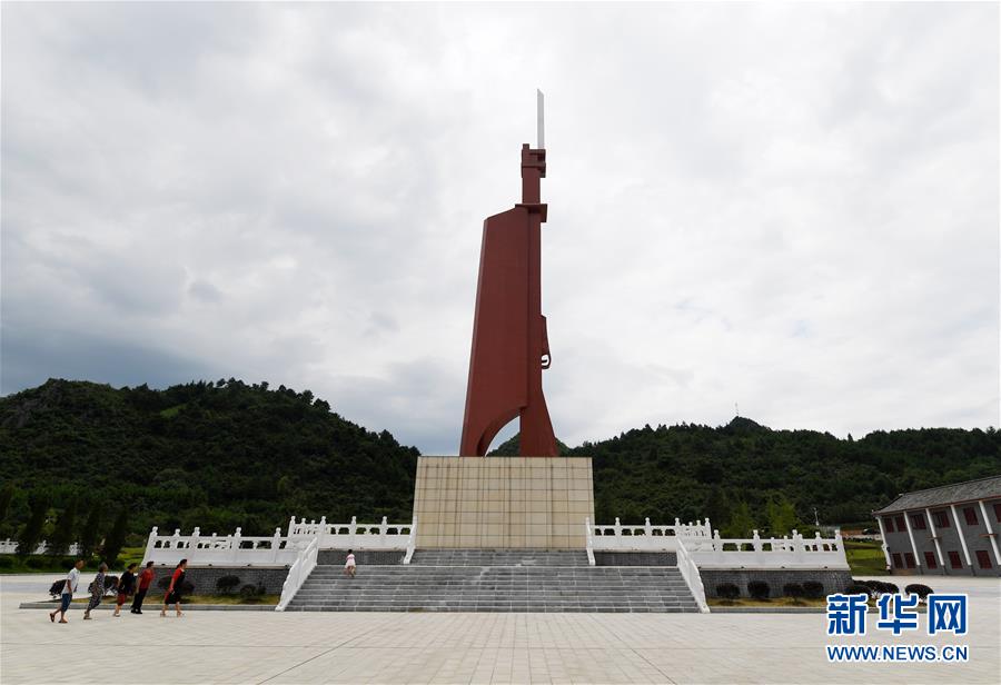 （壯麗70年·奮斗新時代——記者再走長征路·圖文互動）（2）他們，找到了3000多個紅軍烈士的名字